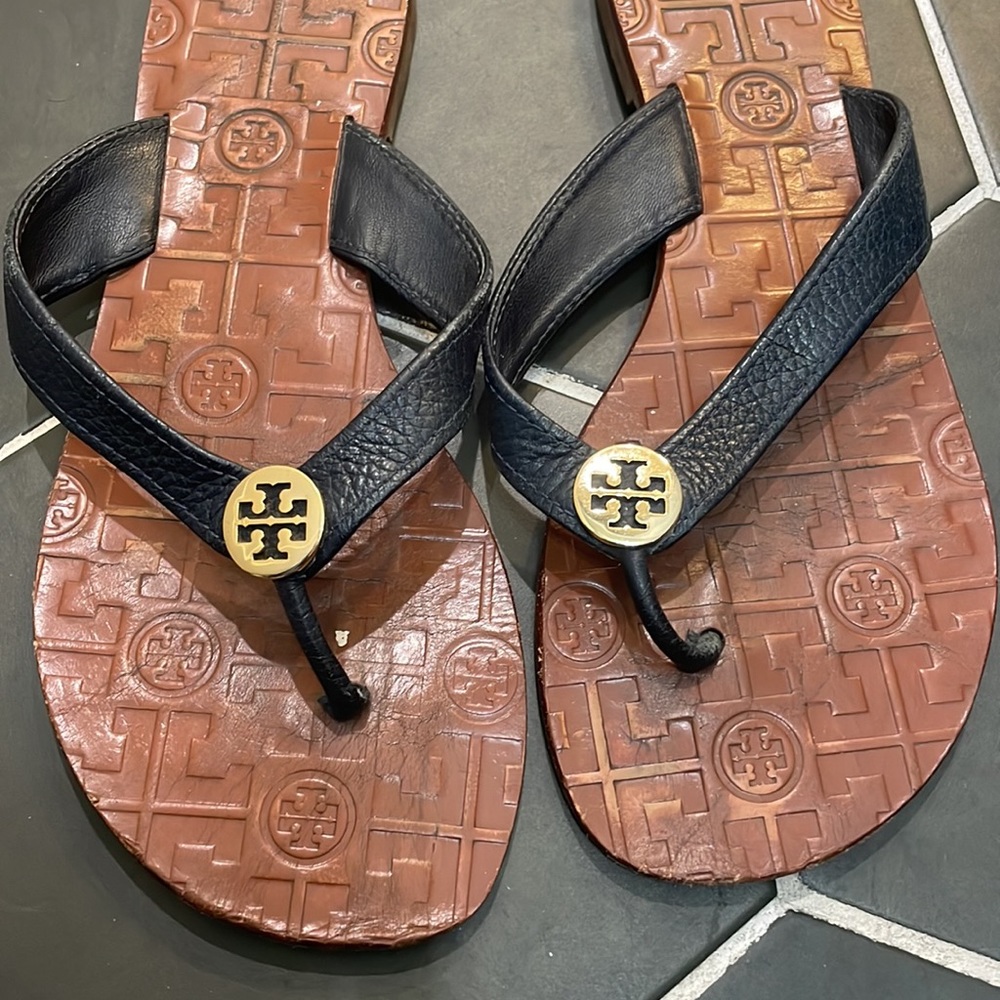 Tory Burch leather flip flops NAVY sz 9